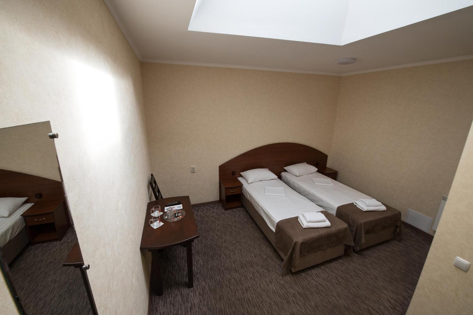 Hotel Lama 2 キエフ エクステリア 写真